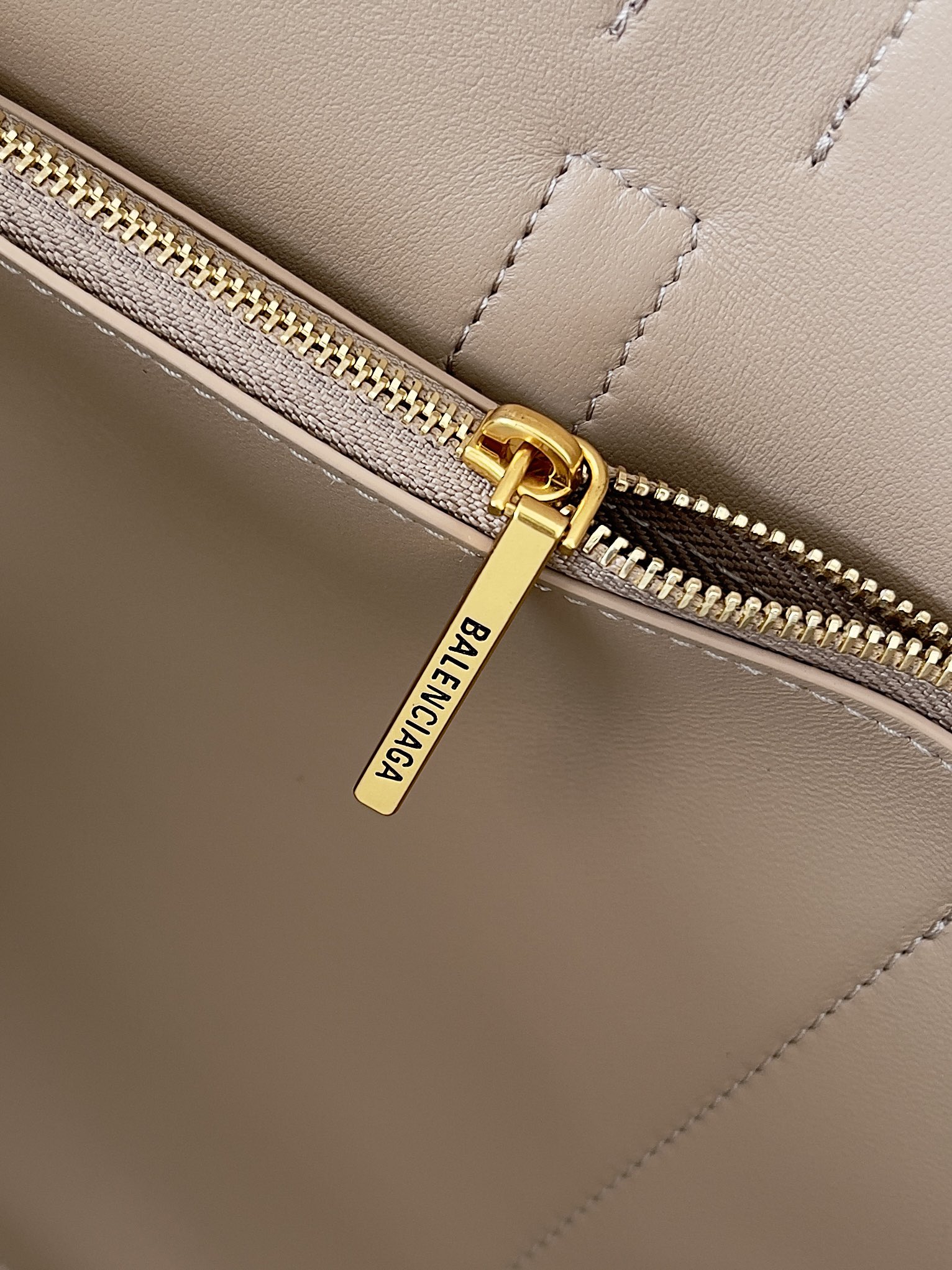 [TOP] BALENCIAGA Bel-Air Cowhide Bag 36.9*28.9*16cm - Brown