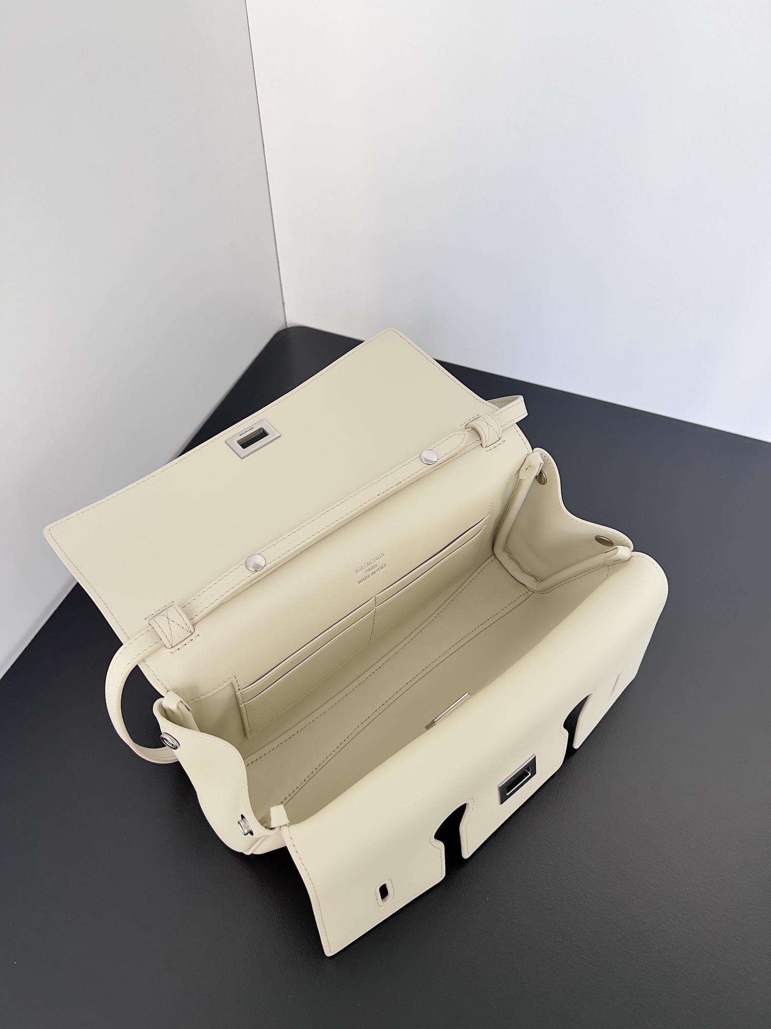 [TOP] BALENCIAGA Bel Air Clutch Bag 26.9*13.9*5.3cm -  5 Colour