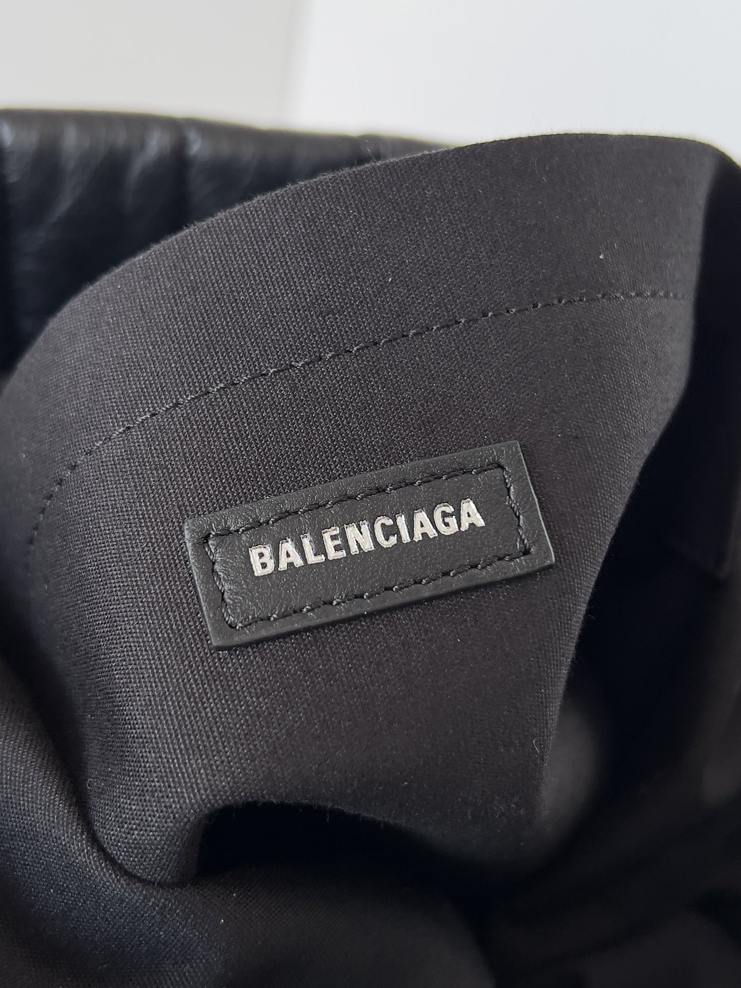 [TOP] BALENCIAGA Monaco Bag Cow Leather 32.5*22*9.9cm/43.5*32*13cm -  2 Colour