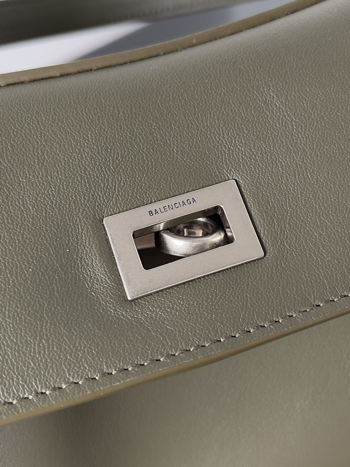 [TOP] BALENCIAGA Rodeo Shoulder Bag 28.9x20x9.9cm - Green & SHW