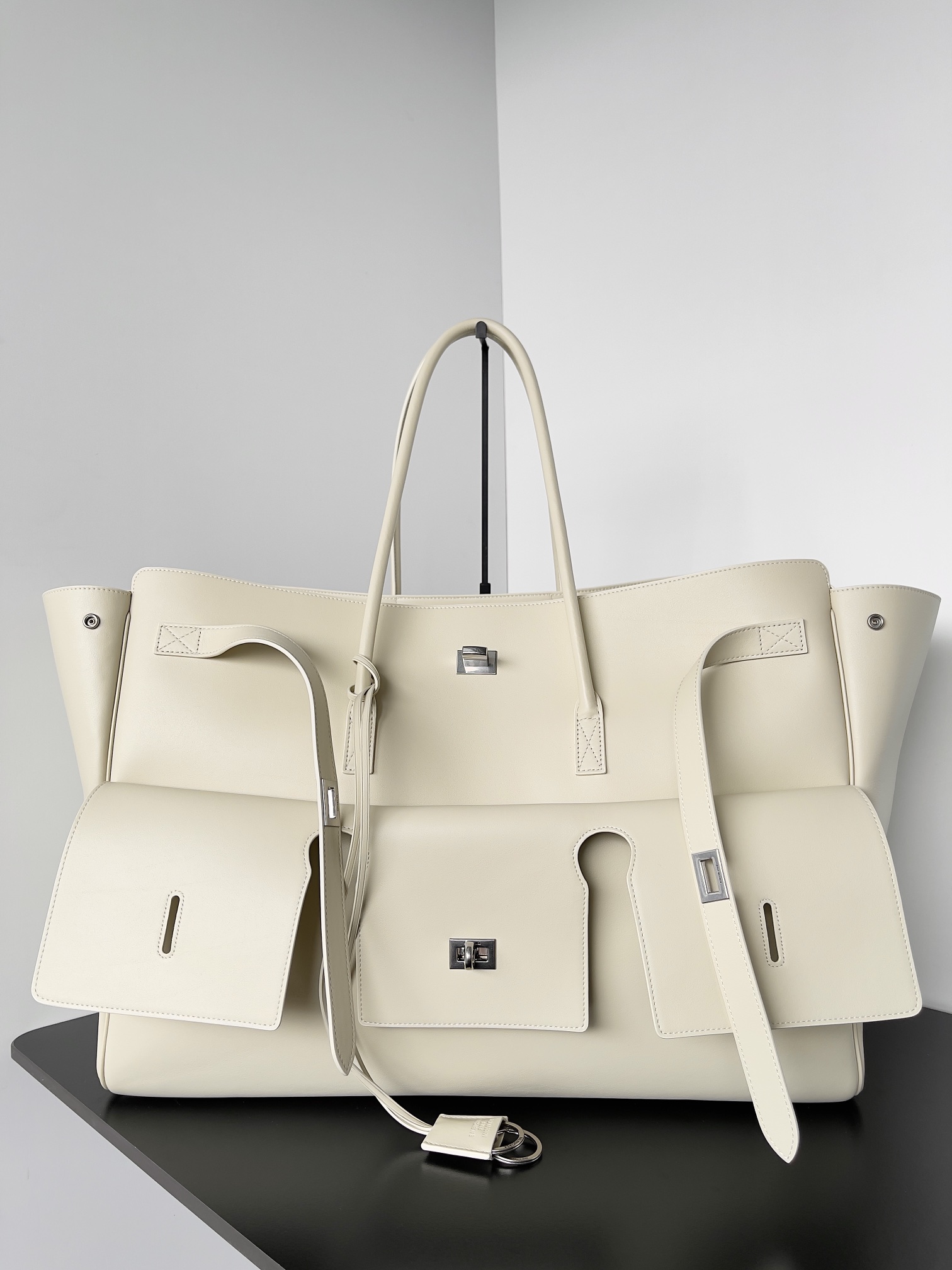 [TOP] BALENCIAGA Bel-Air Cowhide Bag 29.5*20.3*11.9cm/51.8*61.9*23.8cm - Beige