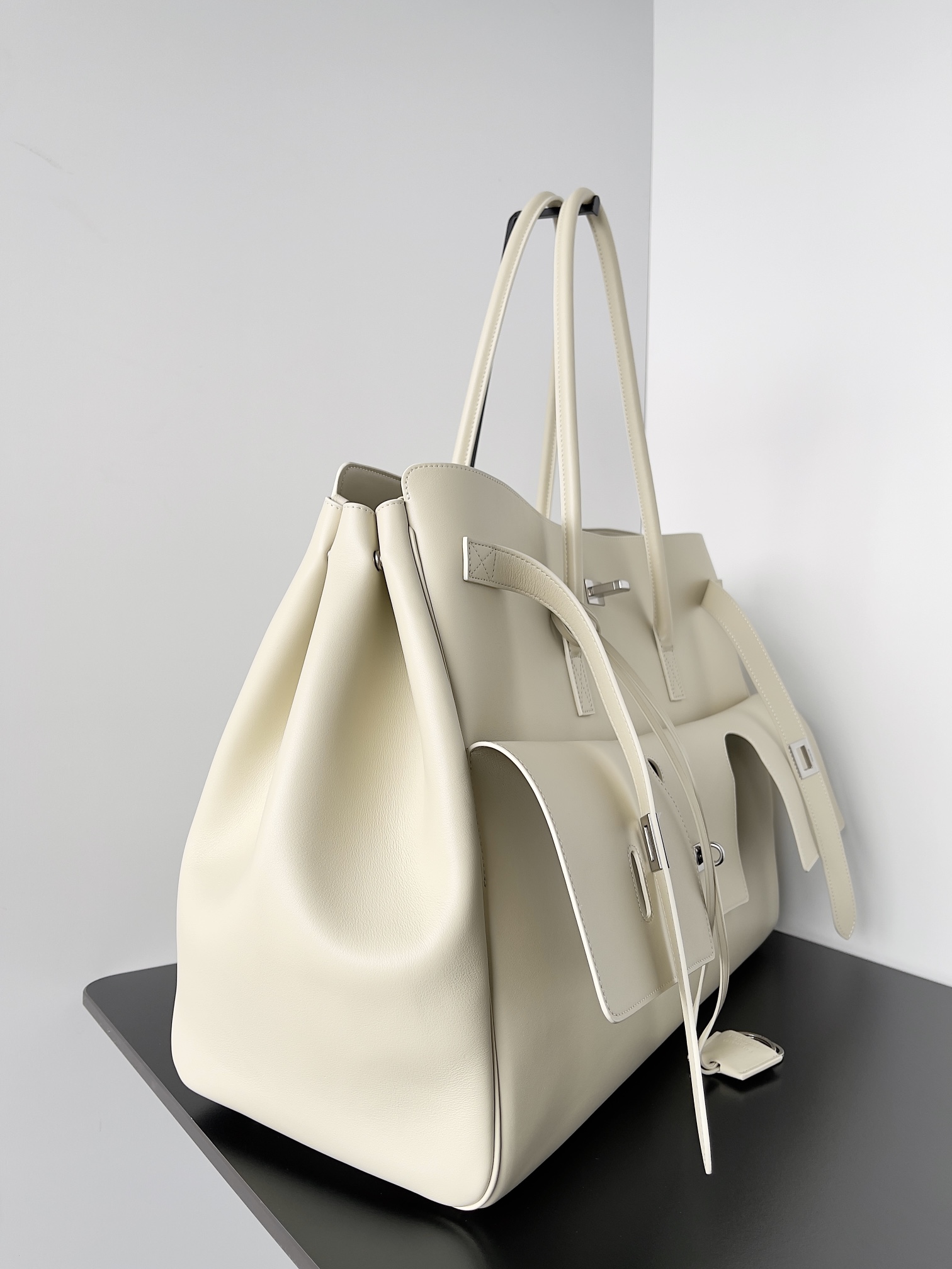 [TOP] BALENCIAGA Bel-Air Cowhide Bag 29.5*20.3*11.9cm/51.8*61.9*23.8cm - Beige