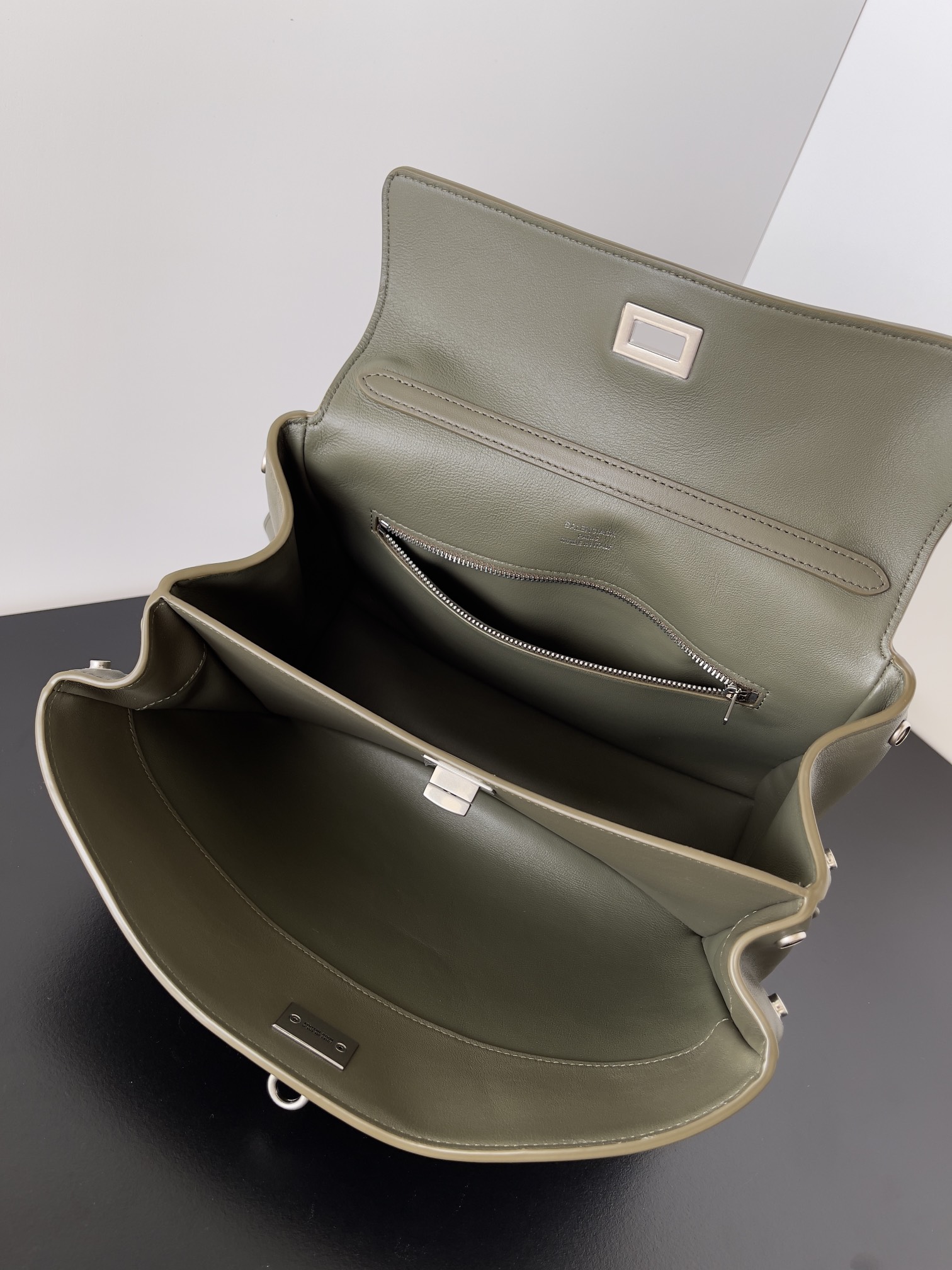 [TOP] BALENCIAGA Rodeo Shoulder Bag 28.9x20x9.9cm - Green & SHW