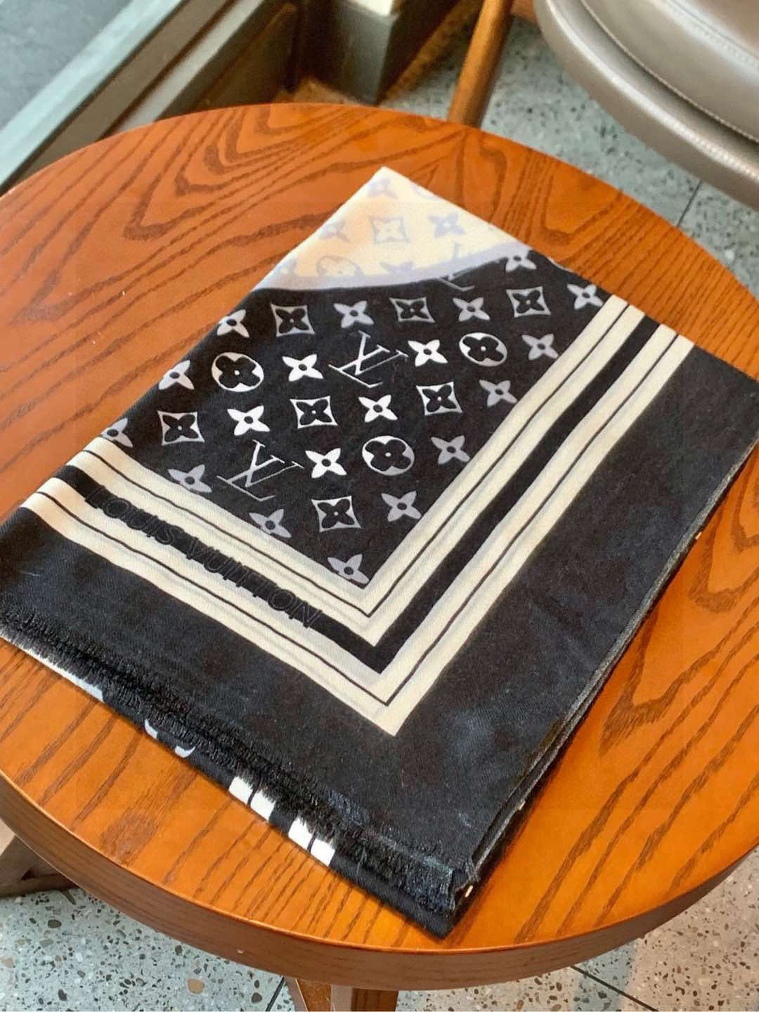 [TOP] Louis Vuitton LV Monogram Scarf 100x 200cm - 3 Color
