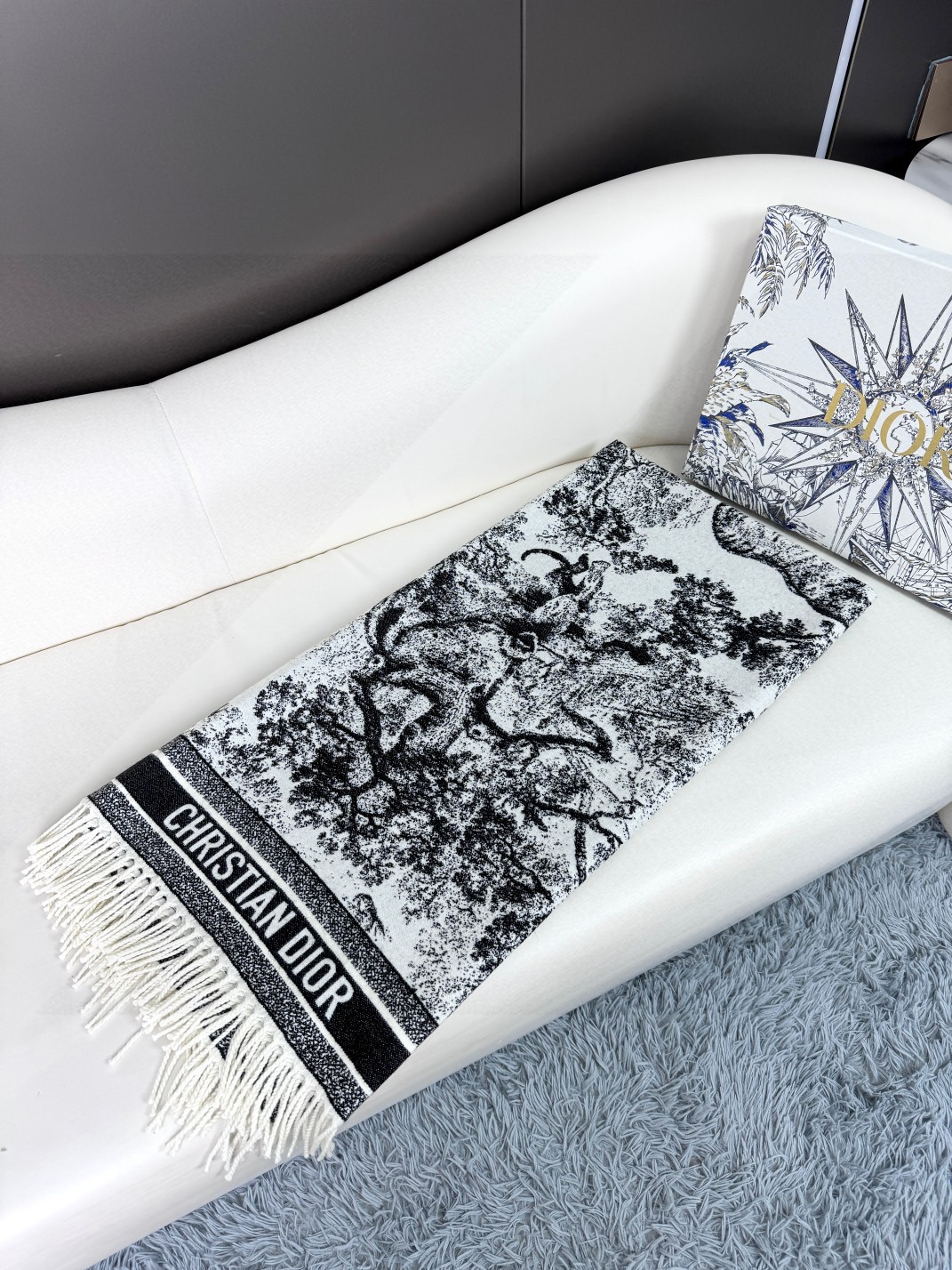 [TOP] Christian Dior Cashmere Scarf 140*140cm - Black/White