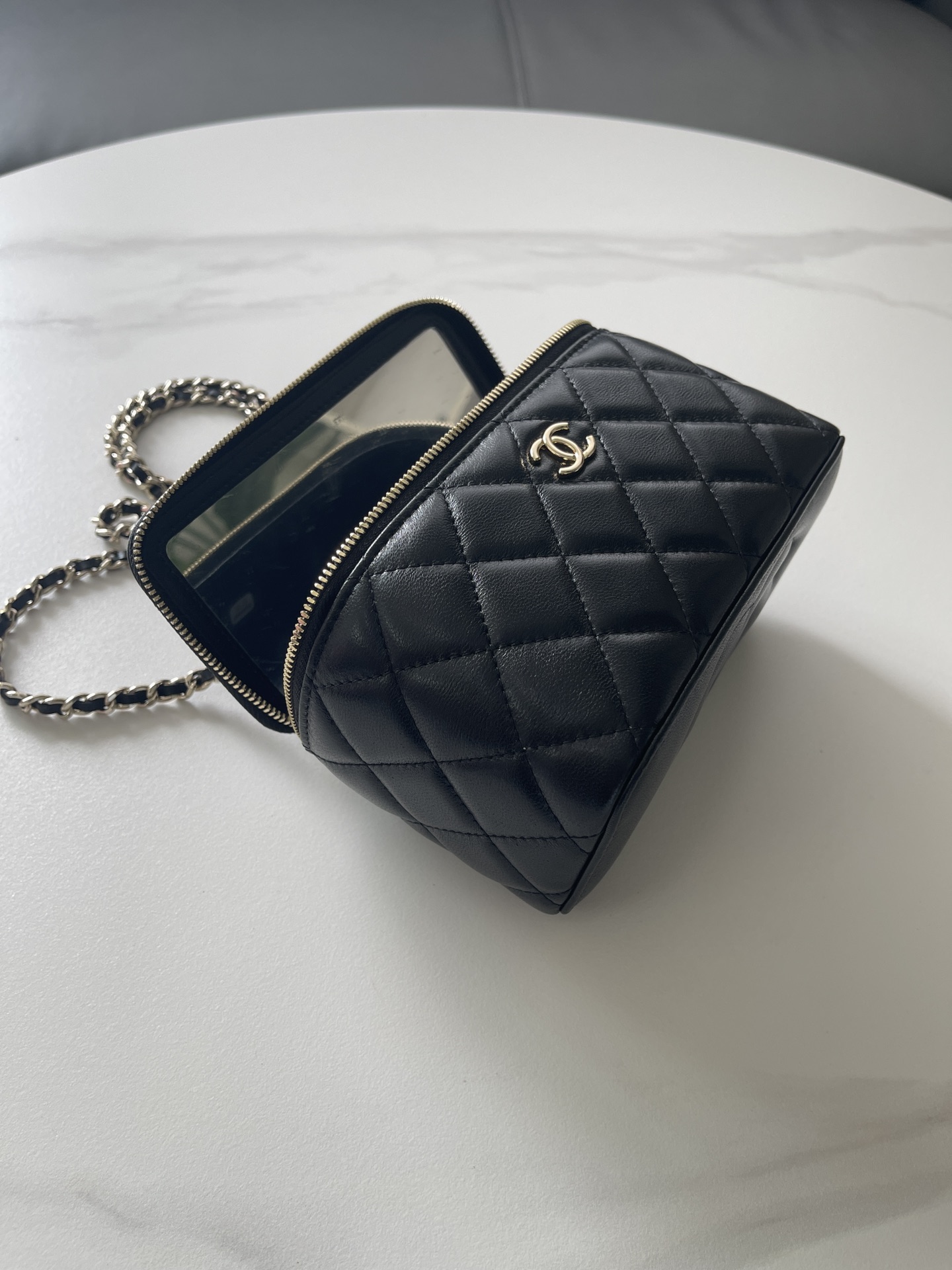 [TOP] CHANEL Vanity Case Bag 9.5x17x8𝖼𝗆  - Black&GHW