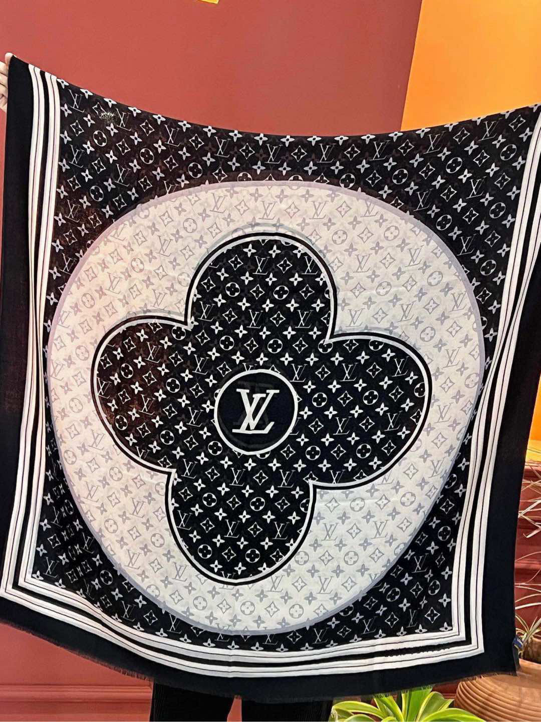 [TOP] Louis Vuitton LV Monogram Scarf 100x 200cm - 3 Color