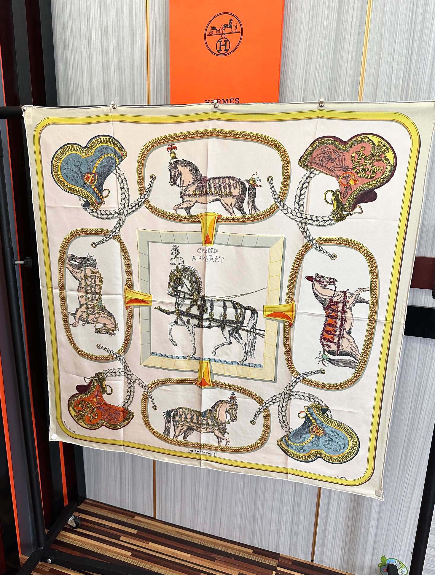 [TOP] HERMES Silk Scarf 90cm×90cm - 2 Colors