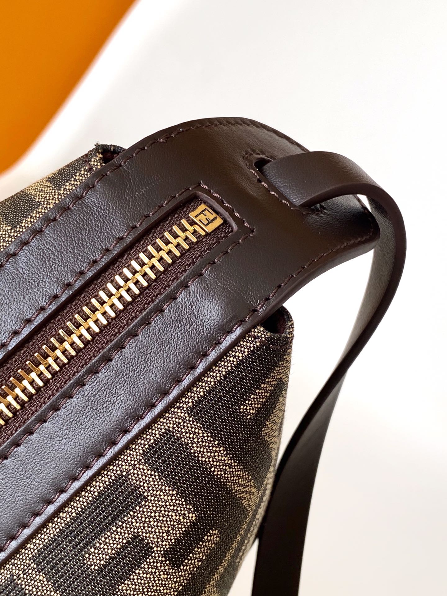 [TOP] FENDI Simply Fendi Shoulder Bag 34.5×4.5x20CM - Brown