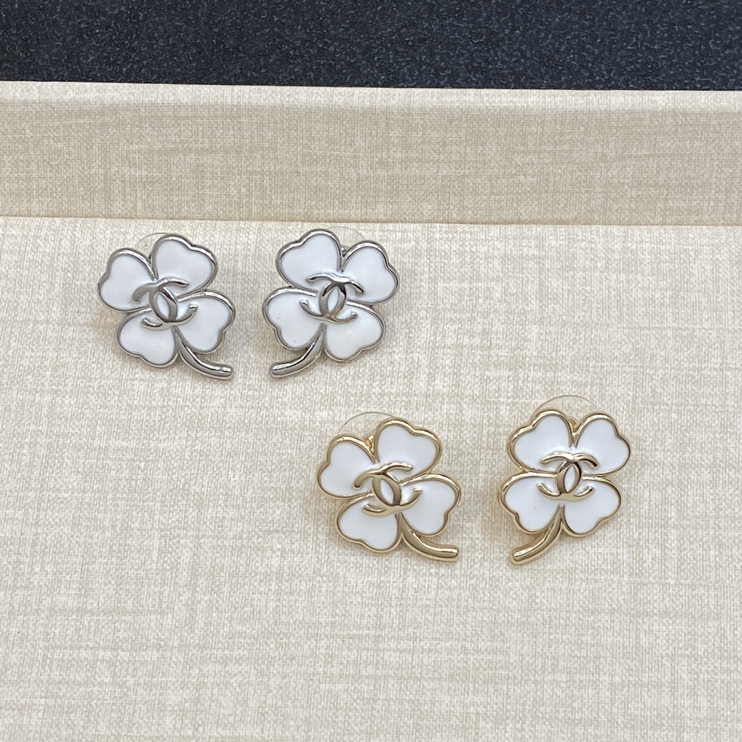 [TOP] CHANEL Earrings- 2 Colors