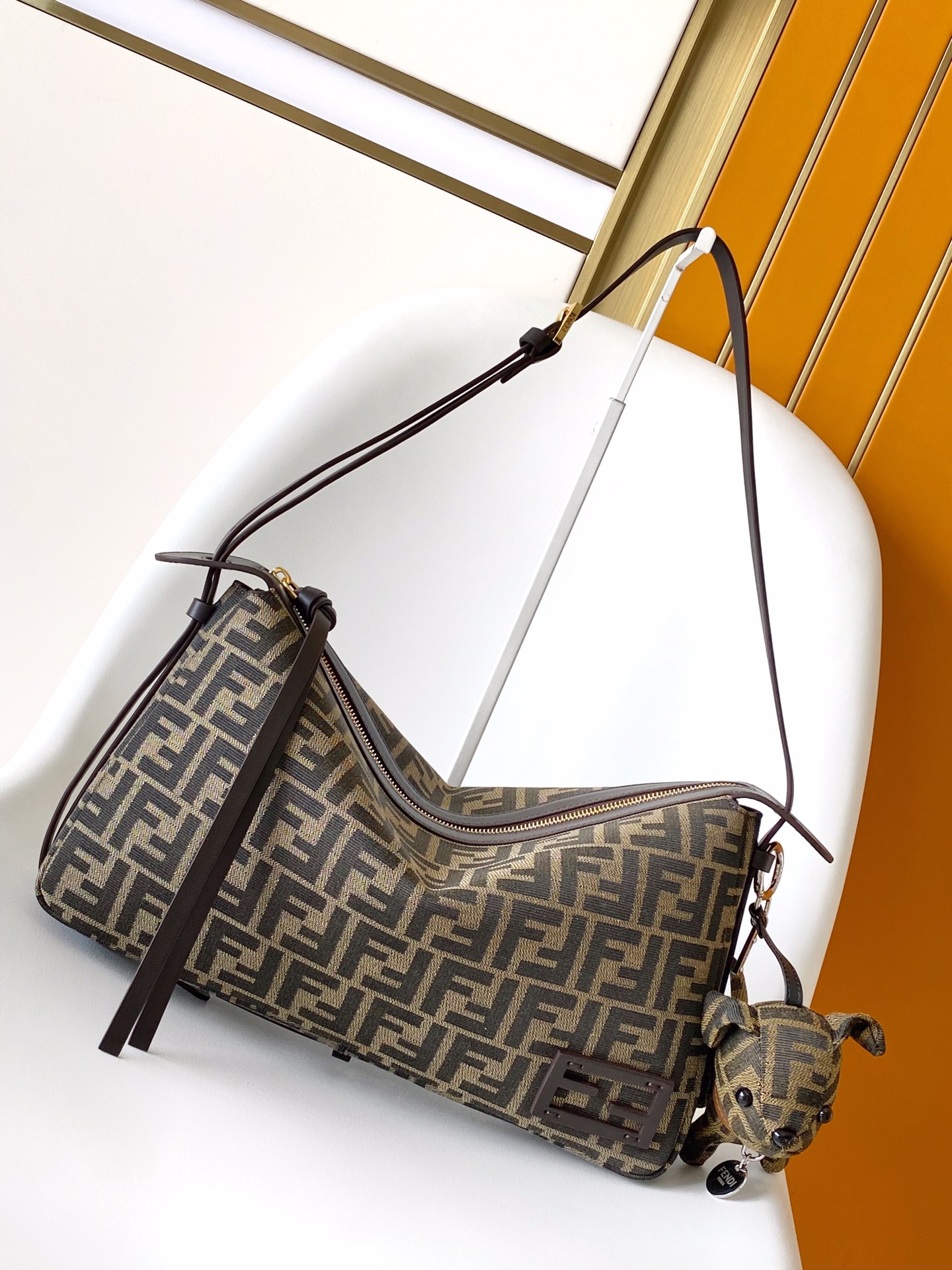 [TOP] FENDI Simply Fendi Shoulder Bag 34.5×4.5x20CM - Brown
