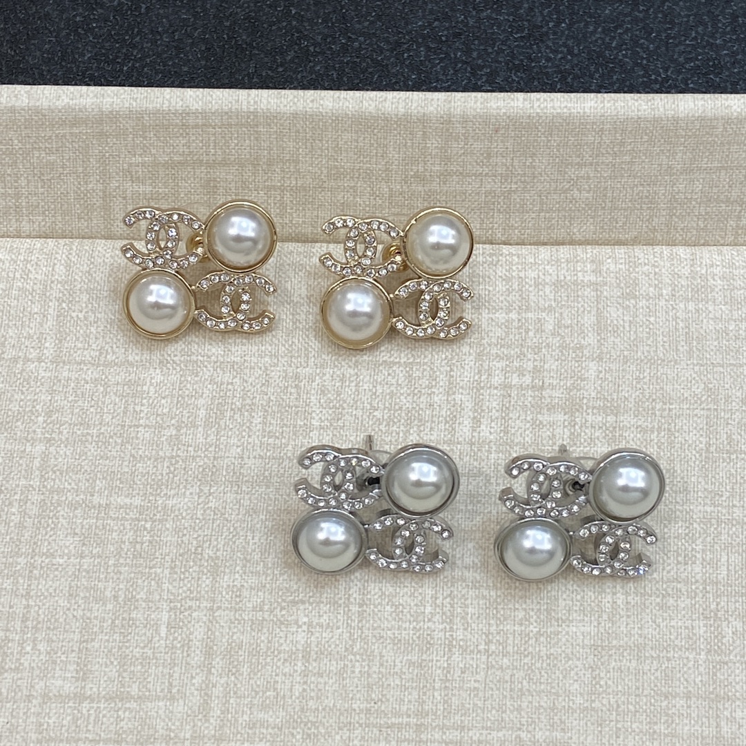 [TOP] CHANEL Earrings- 2 Colors