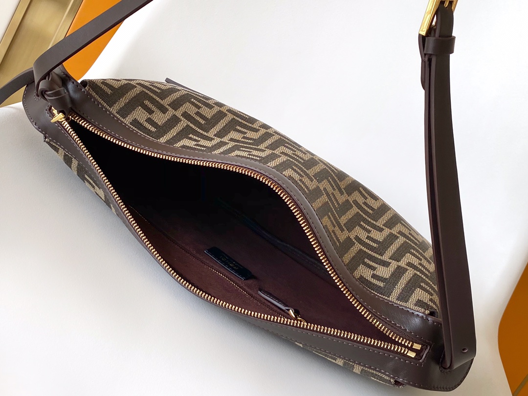 [TOP] FENDI Simply Fendi Shoulder Bag 34.5×4.5x20CM - Brown