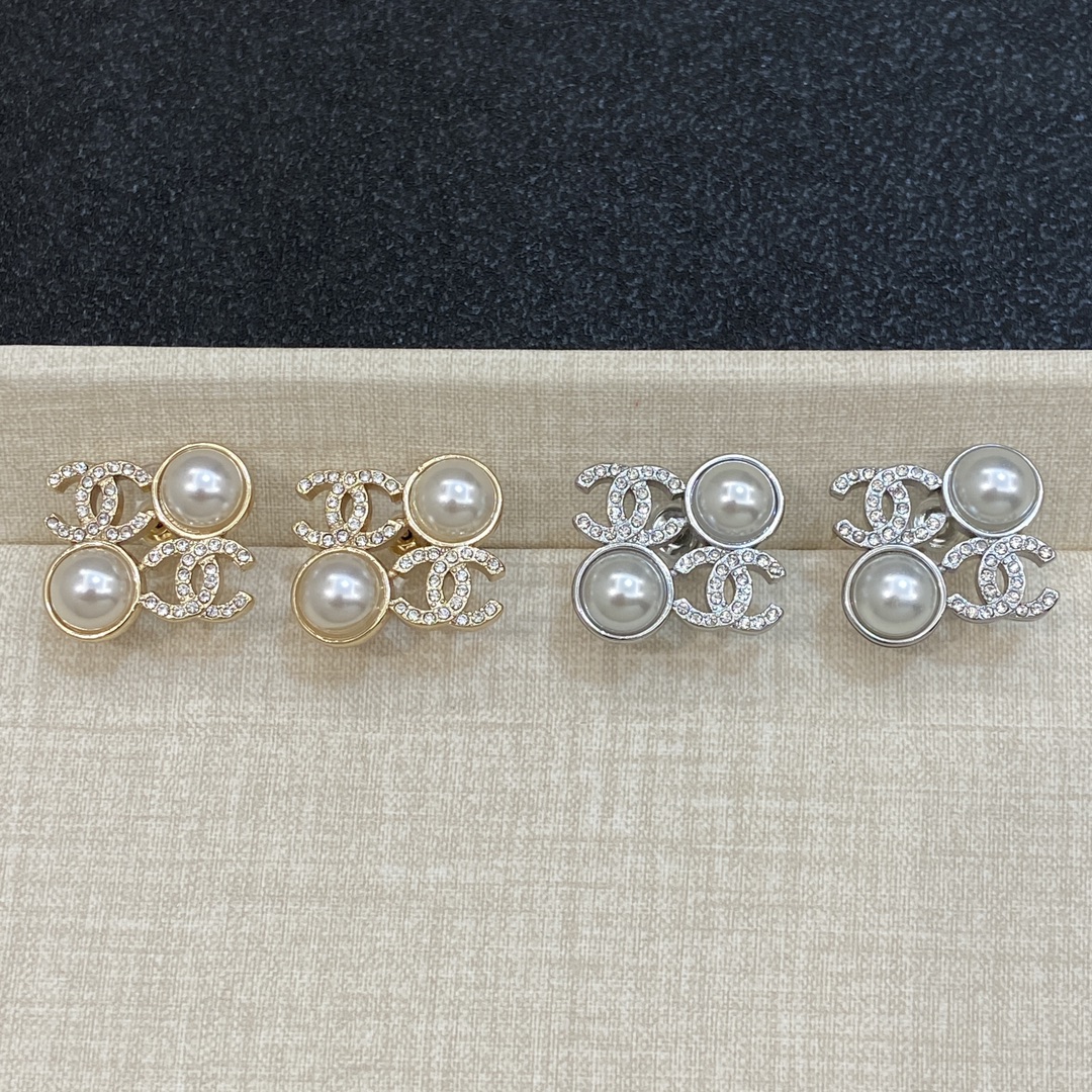 [TOP] CHANEL Earrings- 2 Colors