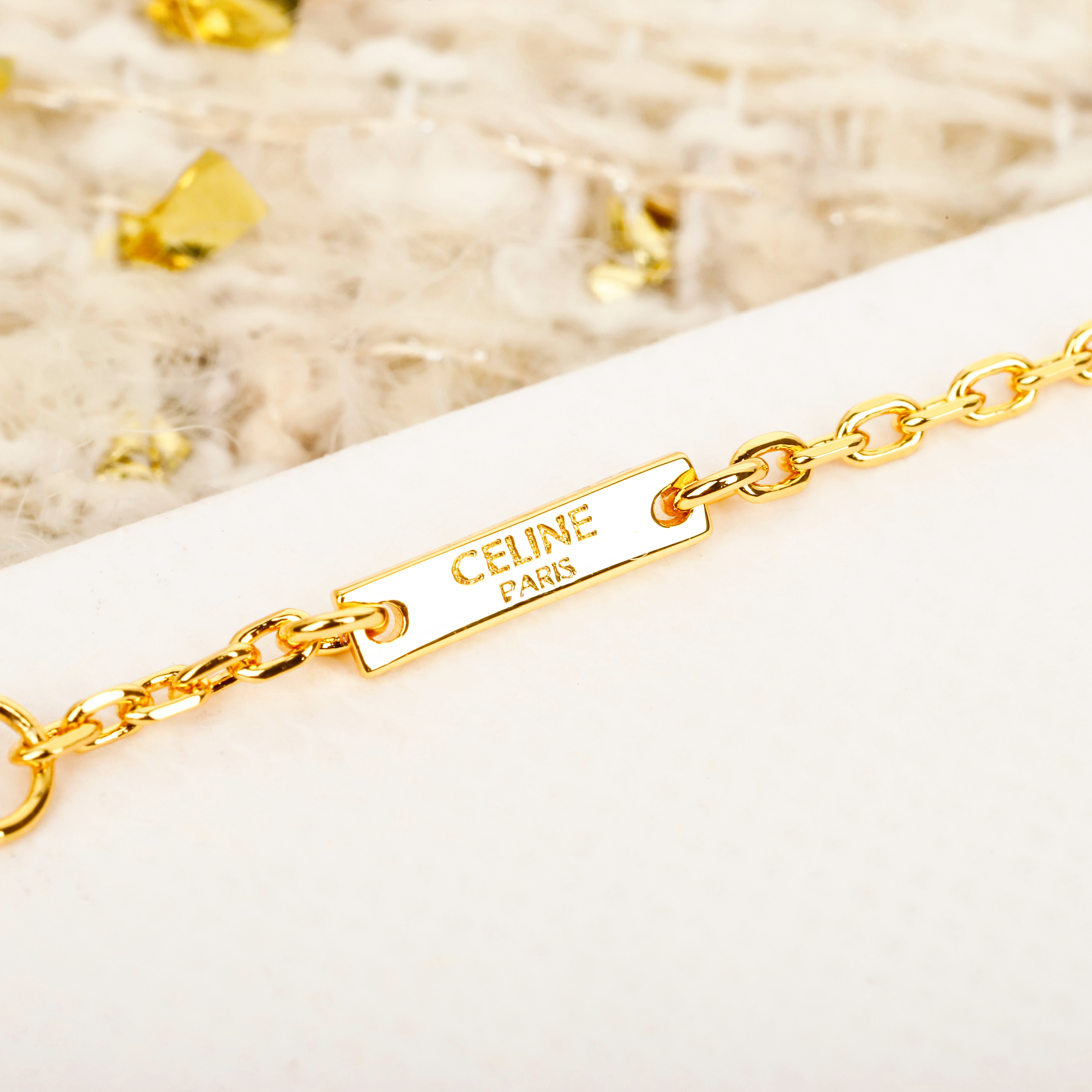 [TOP] CELINE Necklace - Gold