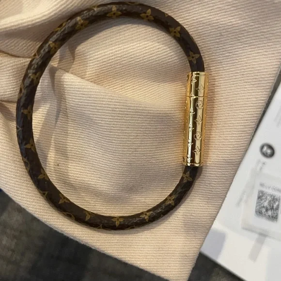 [TOP] Louis Vuitton LV Monogram Bracelet