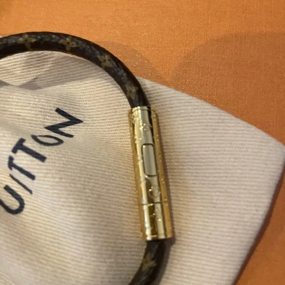 [TOP] Louis Vuitton LV Monogram Bracelet