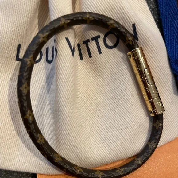 [TOP] Louis Vuitton LV Monogram Bracelet