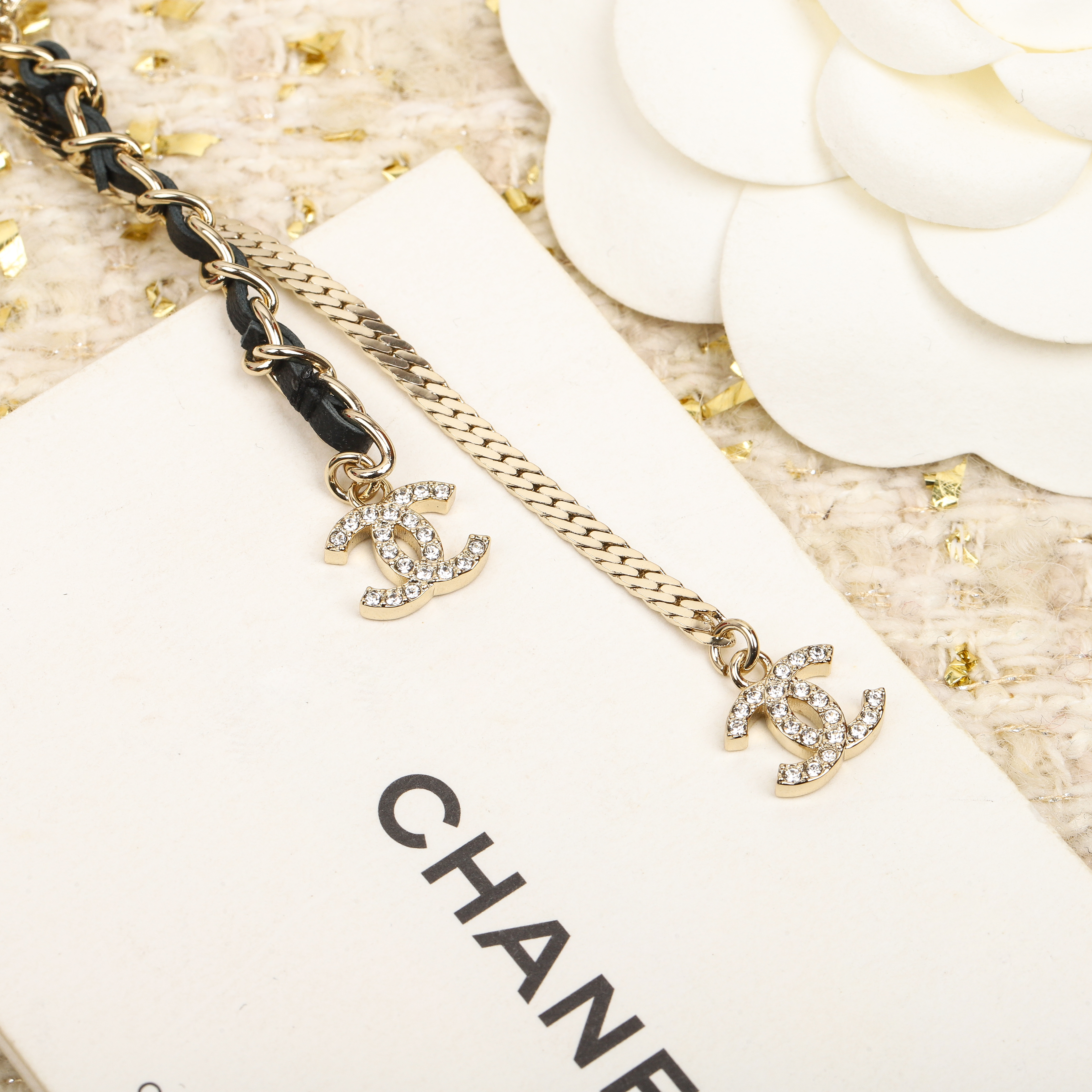 [TOP] CHANEL Earrings- Gold