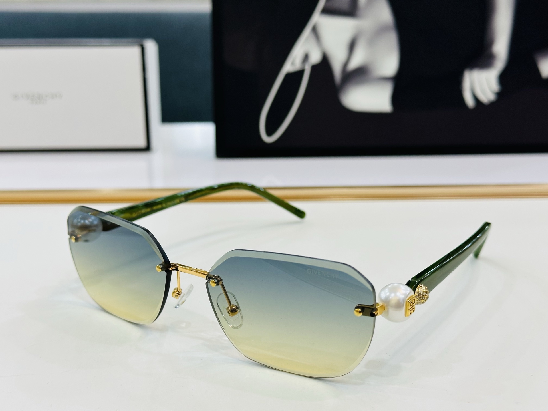 [Top] GIVENCHY Sunglasses-7 Colors