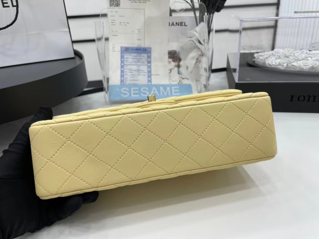 [TOP] CHANEL Classic Flap Bag 25cm- Yellow