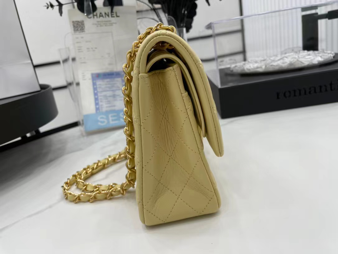 [TOP] CHANEL Classic Flap Bag 25cm- Yellow