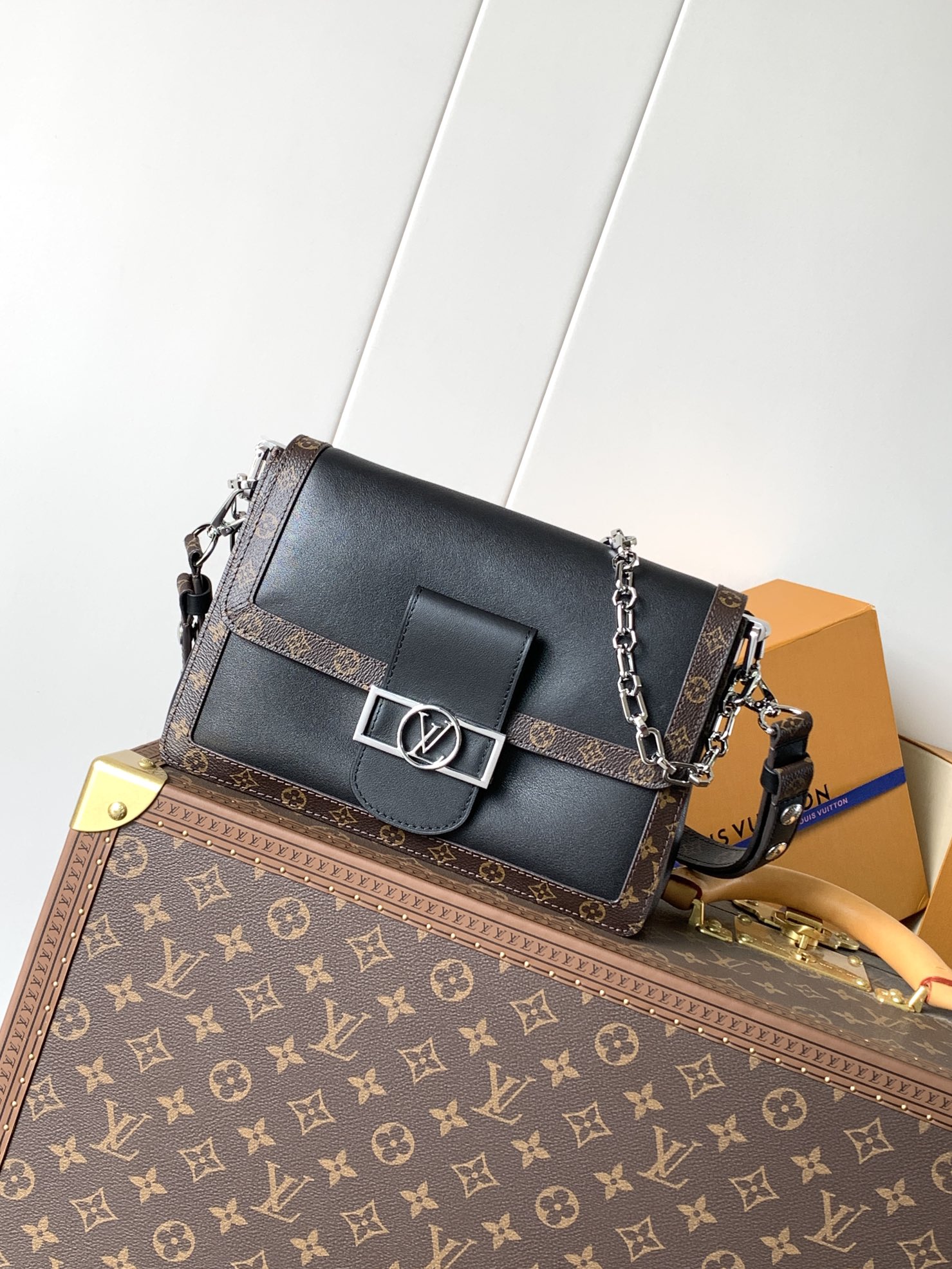 [TOP] Louis Vuitton LV Dauphine Soft Monogram Bag 24x17x9 cm - Black