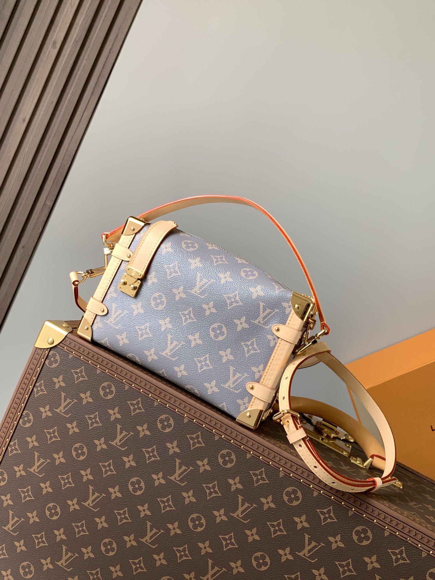 [TOP] Louis Vuitton LV Side Trunk Monogram Bag 21×14×6cm - Gray