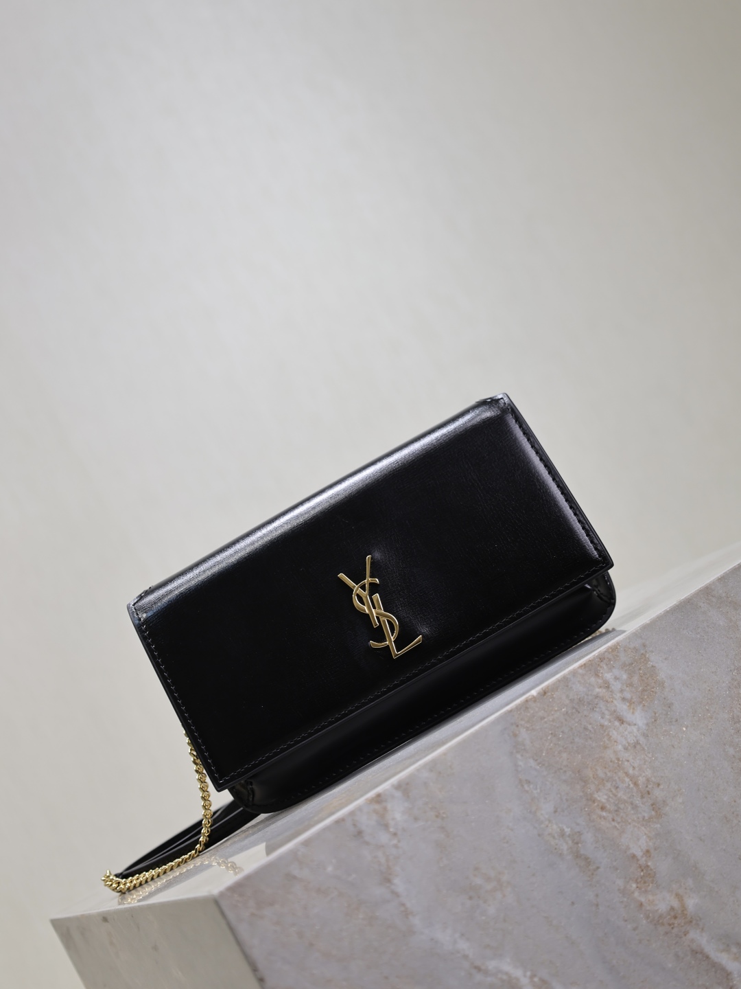 [TOP] Yves Saint Laurent YSL Monogram Phone Holder MINI Bag Collection 18 x 11 x 2 cm