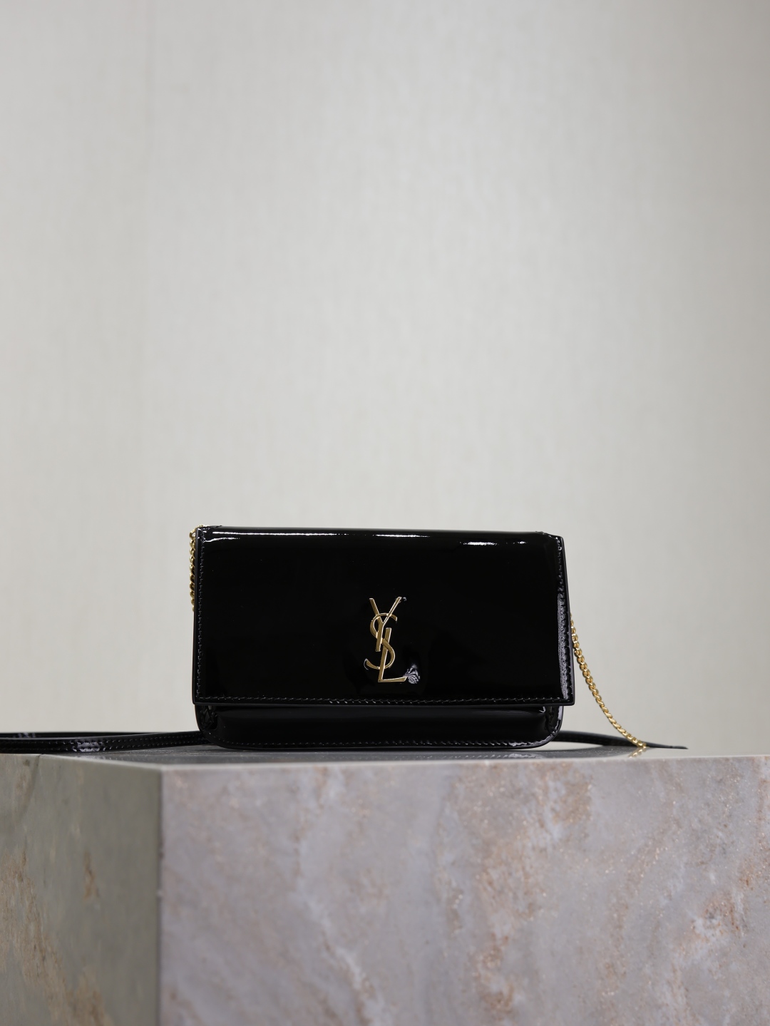 [TOP] Yves Saint Laurent YSL Monogram Phone Holder MINI Bag Collection 18 x 11 x 2 cm