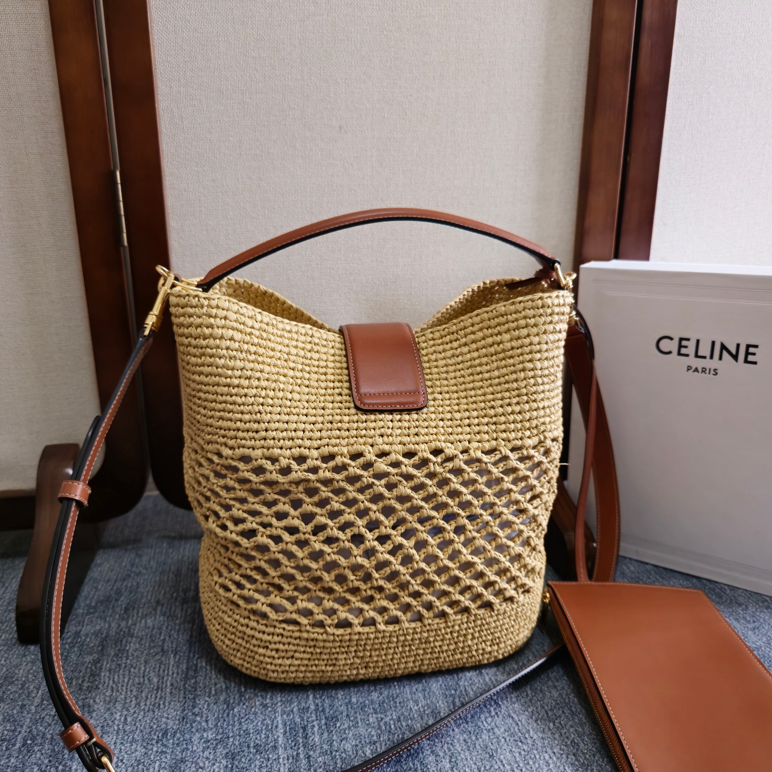 [TOP] CELINE  Bucket Bag 16x19x12cm - Beige