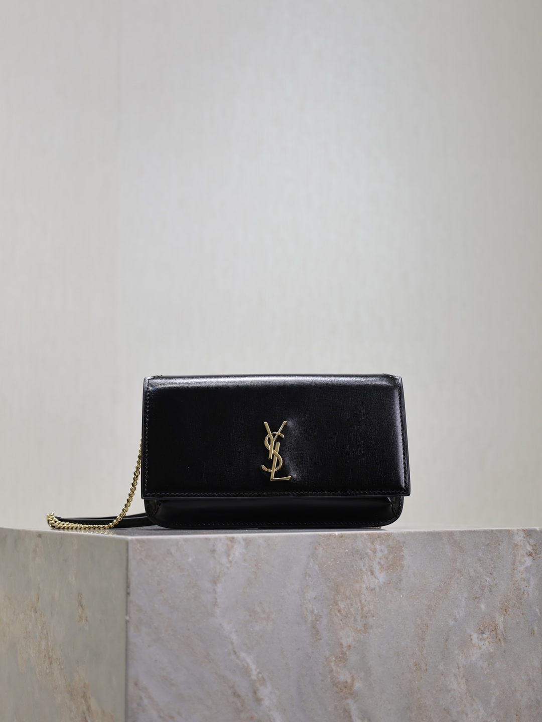 [TOP] Yves Saint Laurent YSL Monogram Phone Holder MINI Bag Collection 18 x 11 x 2 cm