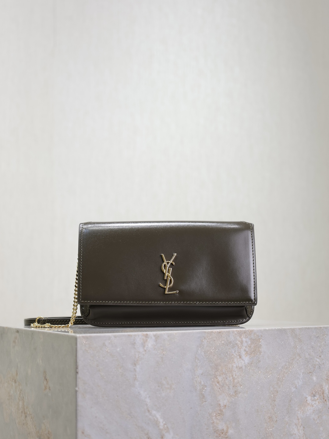 [TOP] Yves Saint Laurent YSL Monogram Phone Holder MINI Bag Collection 18 x 11 x 2 cm
