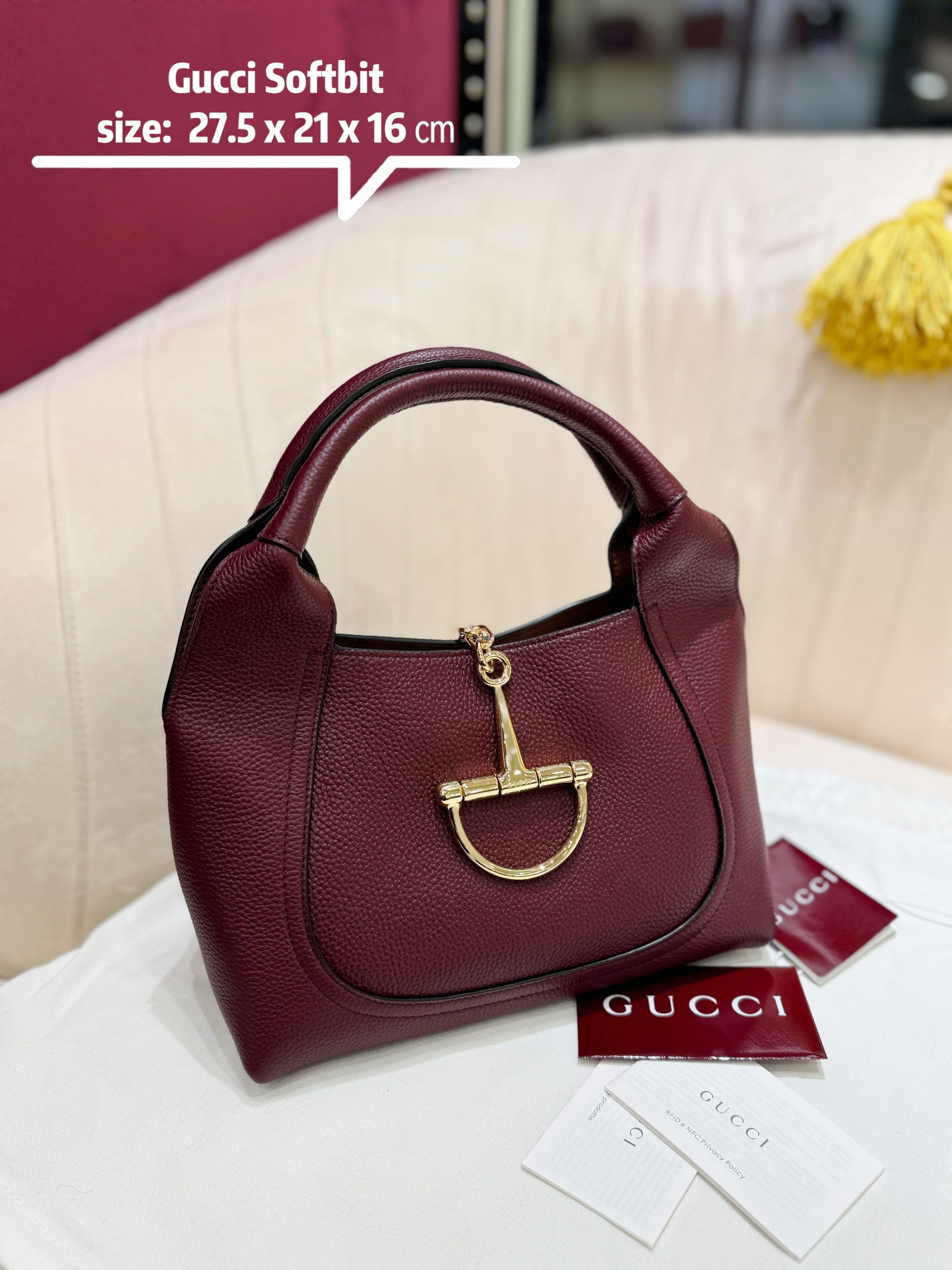 [TOP] GUCCI Gucci Softbit Shoulder Bag Cowhide 27.5*21*16 cm - 2 Colour