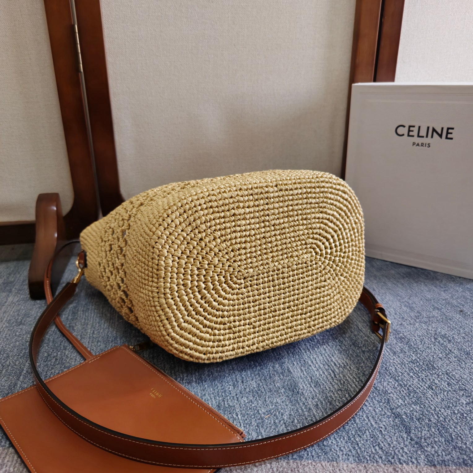[TOP] CELINE  Bucket Bag 16x19x12cm - Beige