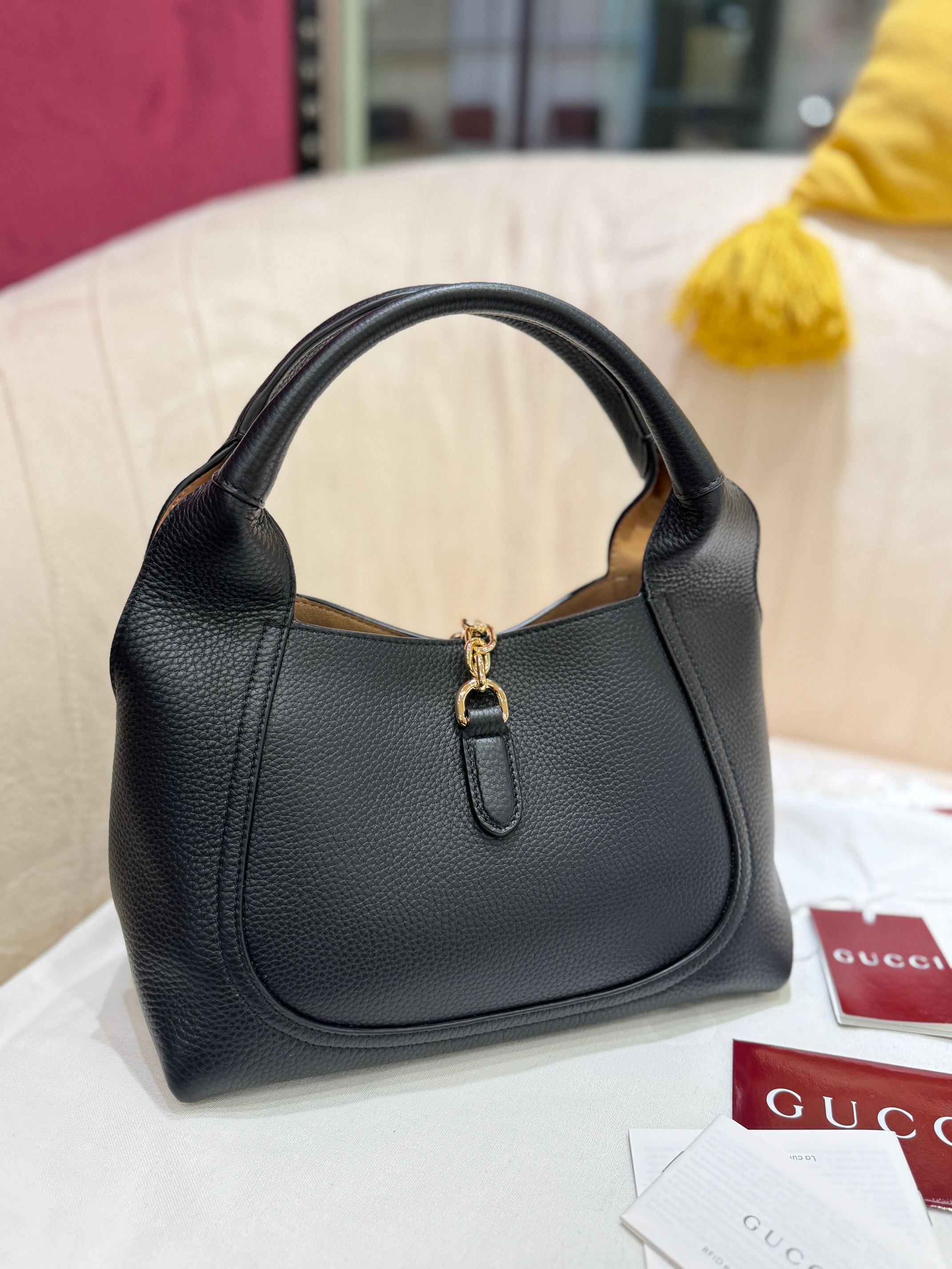 [TOP] GUCCI Gucci Softbit Shoulder Bag Cowhide 27.5*21*16 cm - 2 Colour