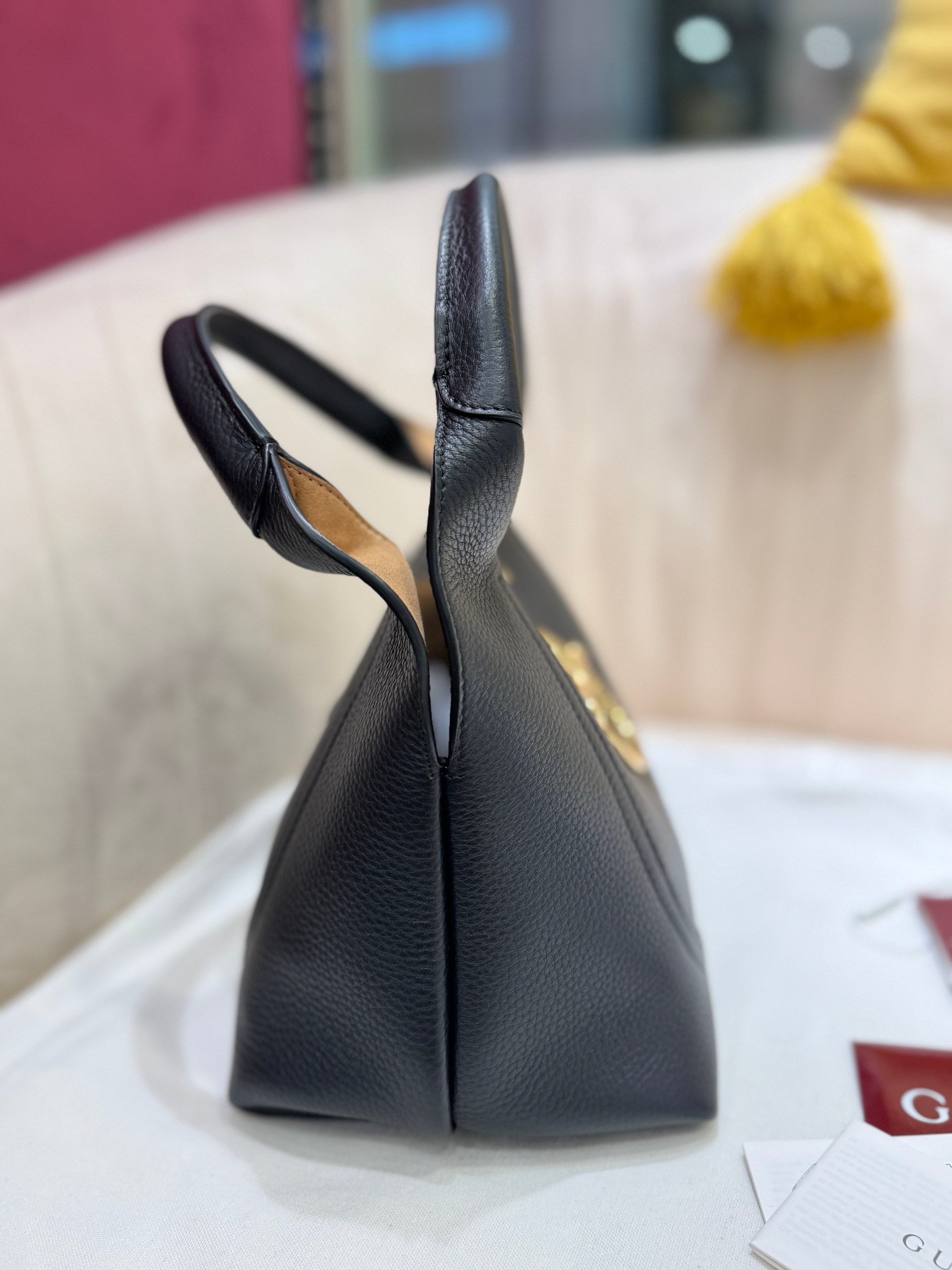 [TOP] GUCCI Gucci Softbit Shoulder Bag Cowhide 27.5*21*16 cm - 2 Colour