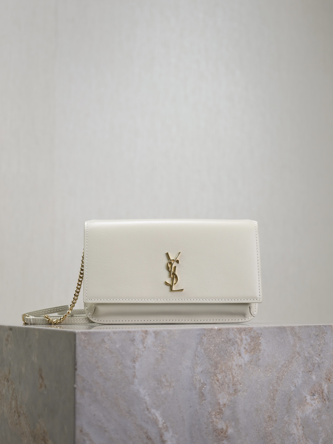 [TOP] Yves Saint Laurent YSL Monogram Phone Holder MINI Bag Collection 18 x 11 x 2 cm