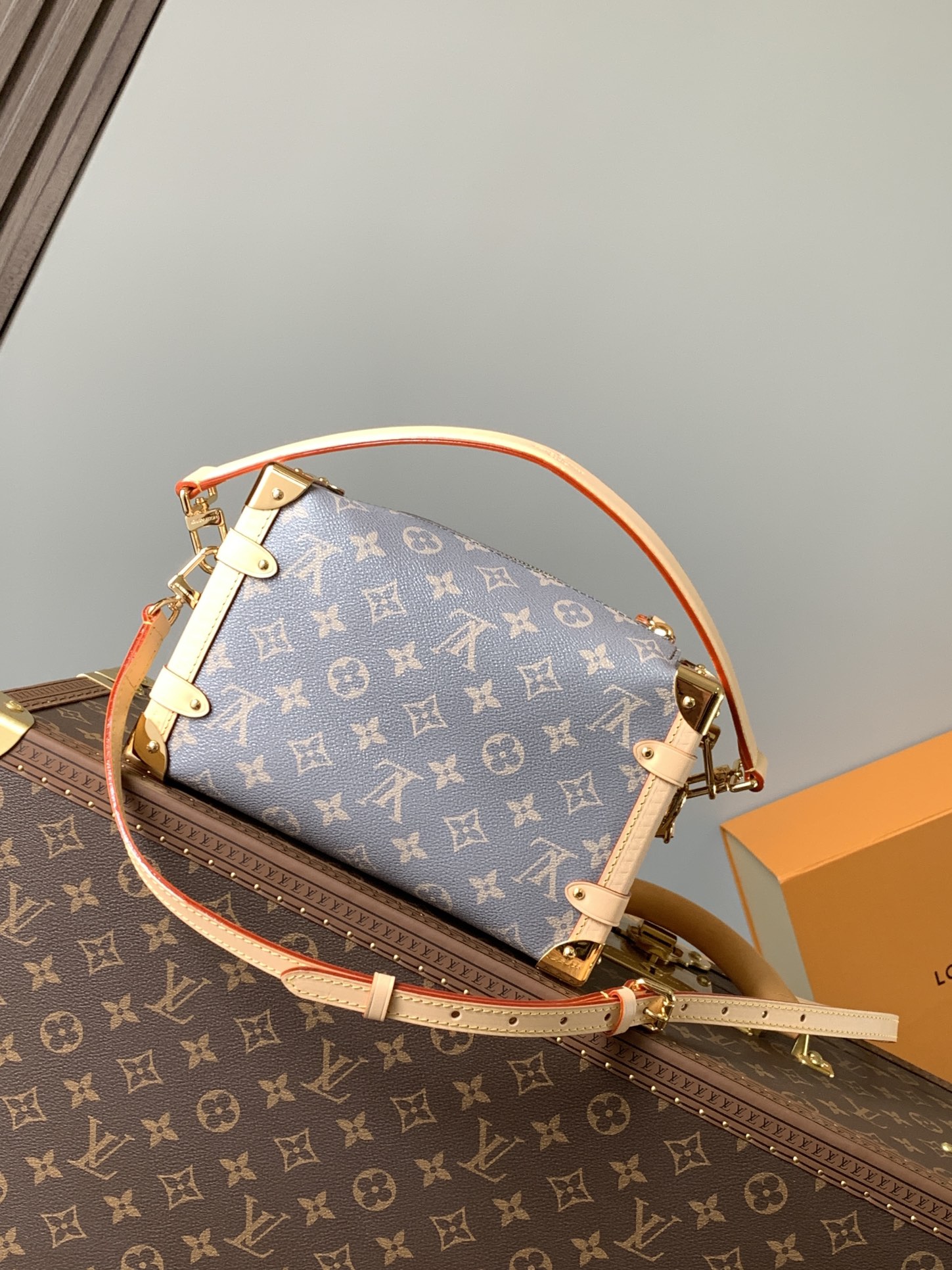 [TOP] Louis Vuitton LV Side Trunk Monogram Bag 21×14×6cm - Gray