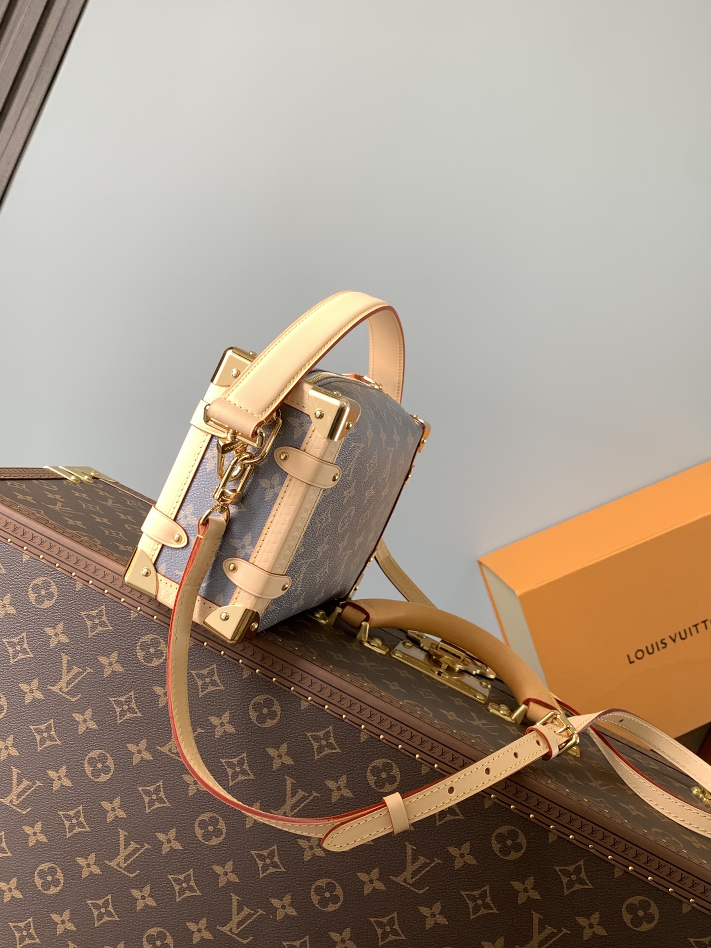 [TOP] Louis Vuitton LV Side Trunk Monogram Bag 21×14×6cm - Gray