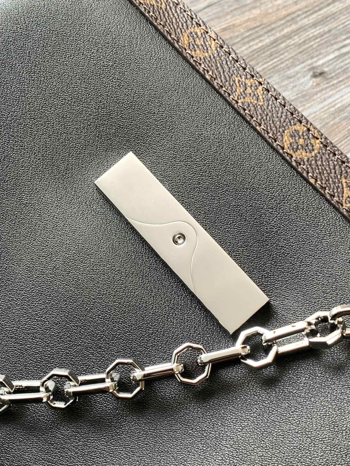 [TOP] Louis Vuitton LV Dauphine Soft Monogram Bag 24x17x9 cm - Black