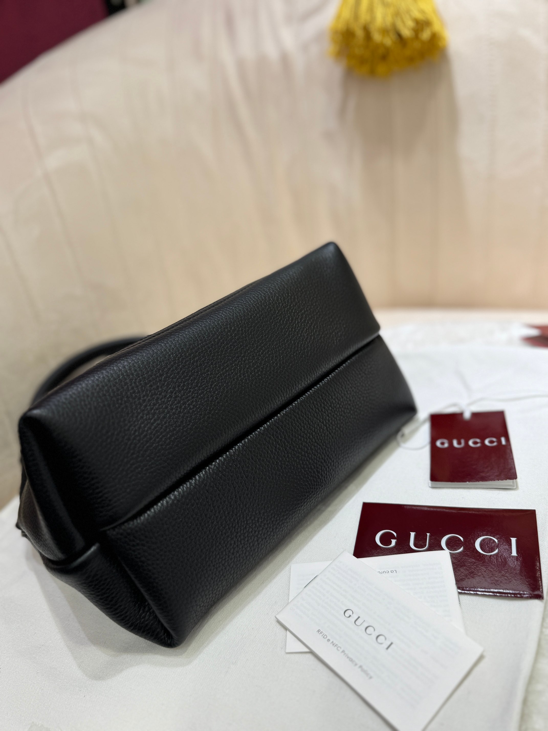 [TOP] GUCCI Gucci Softbit Shoulder Bag Cowhide 27.5*21*16 cm - 2 Colour