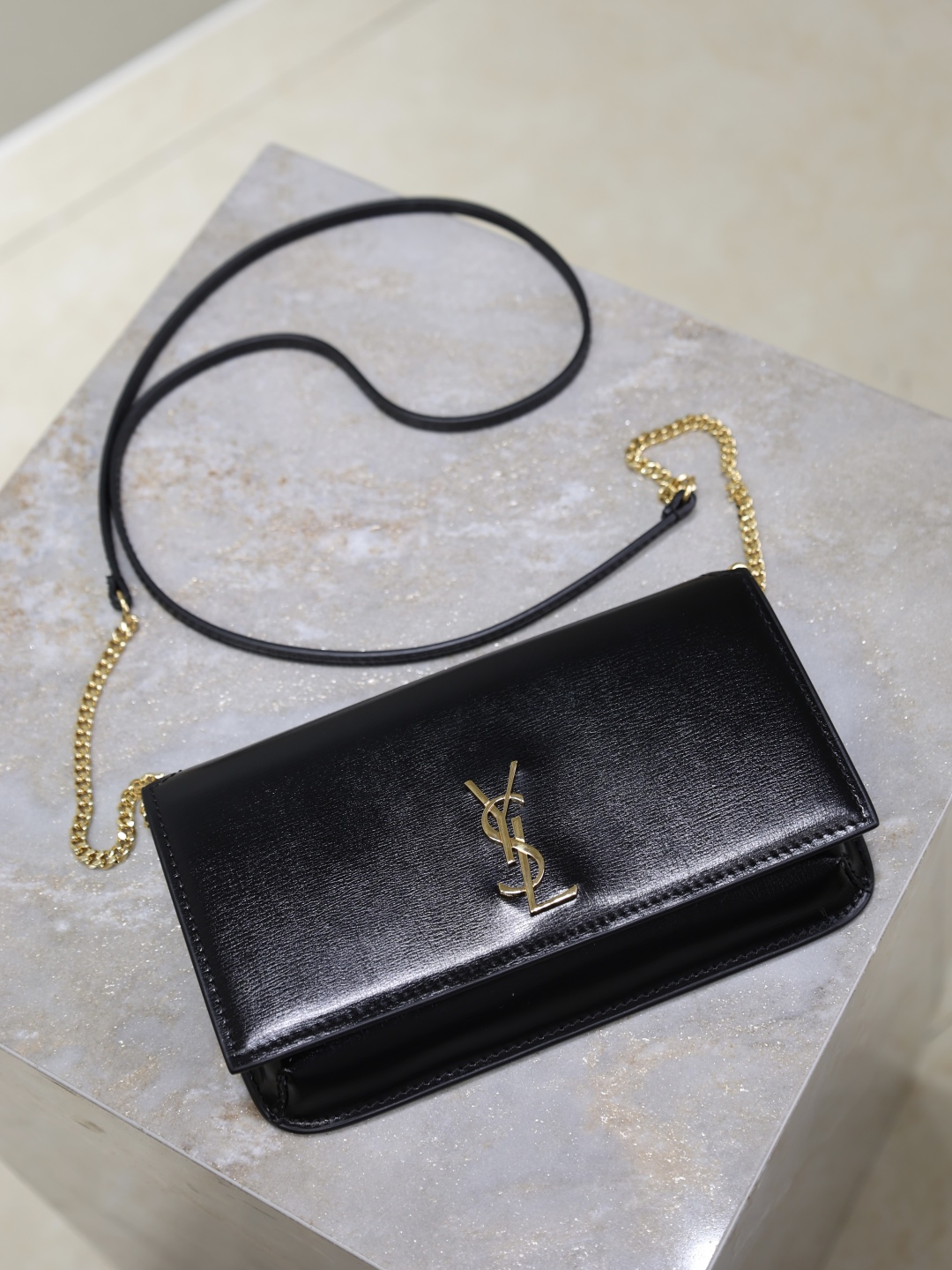 [TOP] Yves Saint Laurent YSL Monogram Phone Holder MINI Bag Collection 18 x 11 x 2 cm