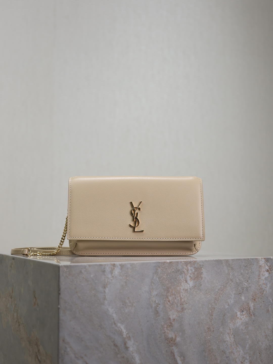 [TOP] Yves Saint Laurent YSL Monogram Phone Holder MINI Bag Collection 18 x 11 x 2 cm