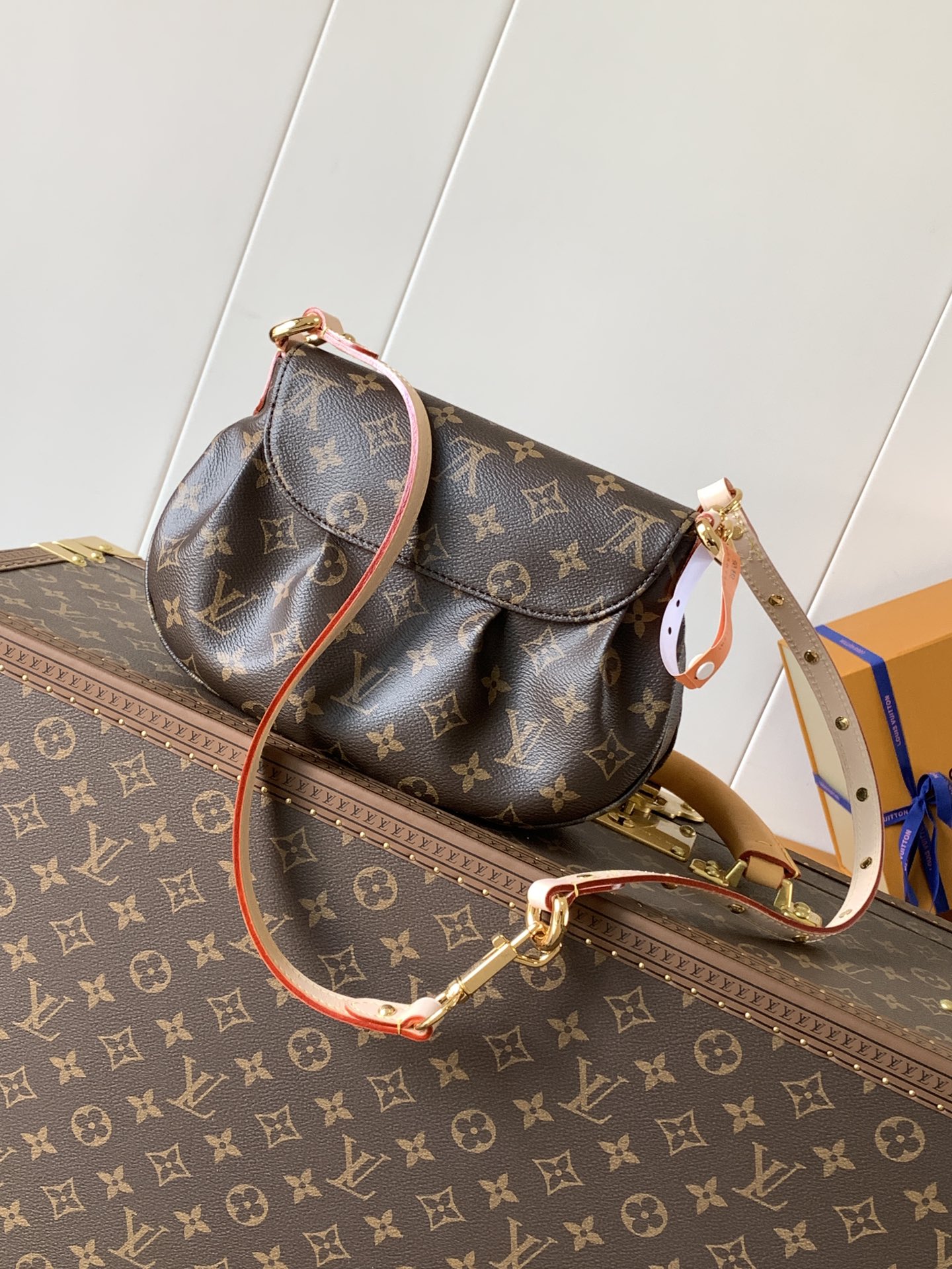 [TOP] Louis Vuitton LV Sunset Vibe Monogram Bag 27x18x3cm - Brown
