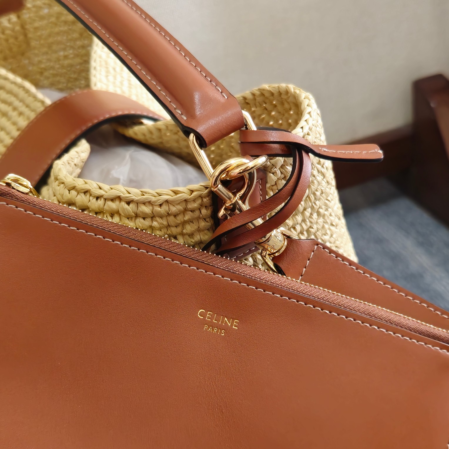 [TOP] CELINE  Bucket Bag 16x19x12cm - Beige