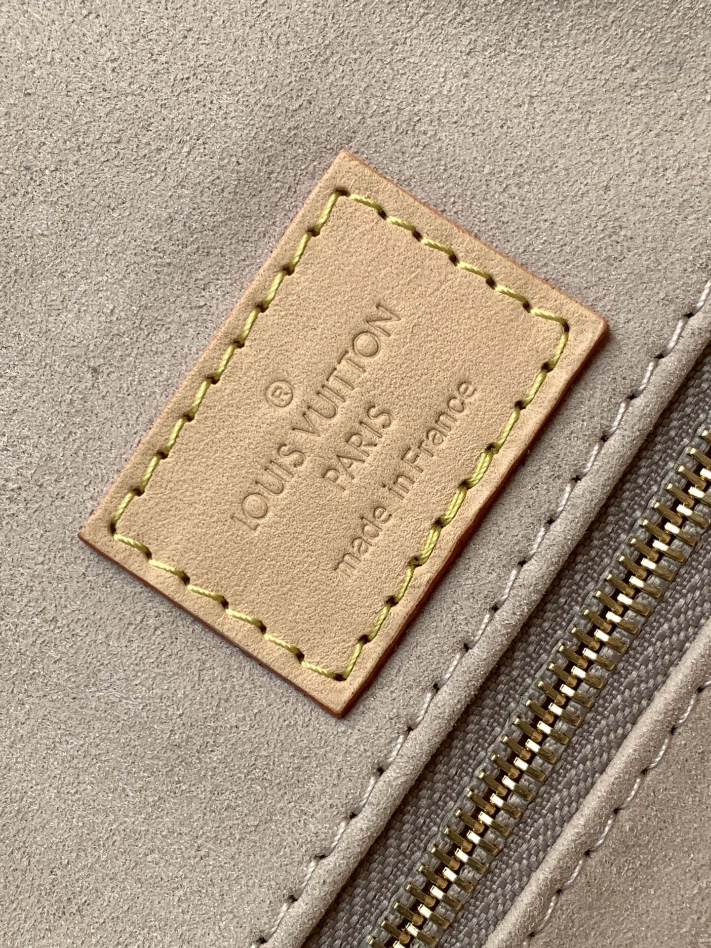 [TOP] Louis Vuitton LV On The Go MM 35x27x14cm - Gray