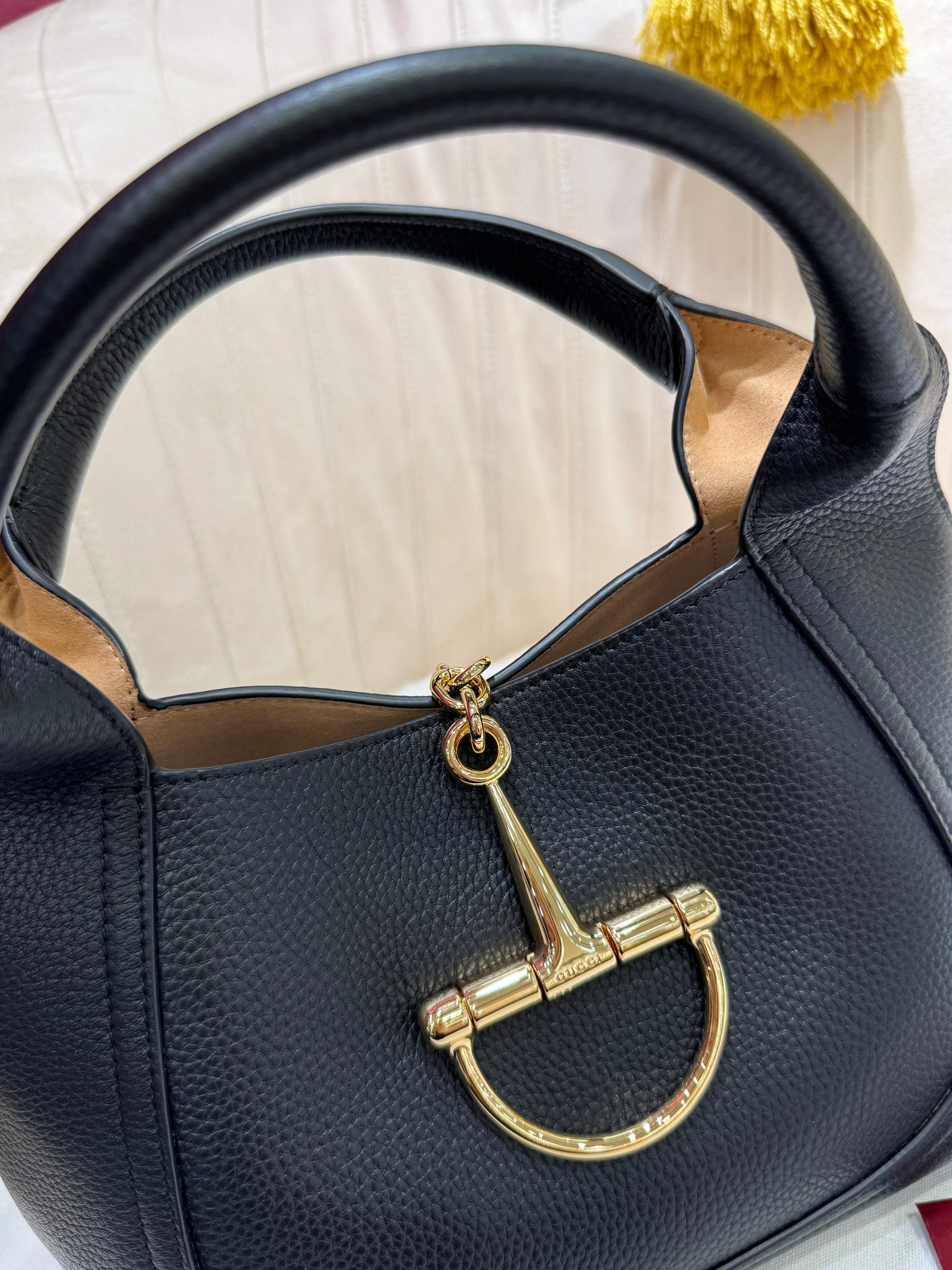 [TOP] GUCCI Gucci Softbit Shoulder Bag Cowhide 27.5*21*16 cm - 2 Colour