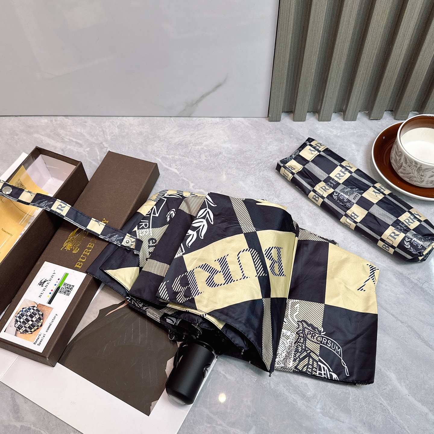 [TOP] BURBERRY Umbrella - Black