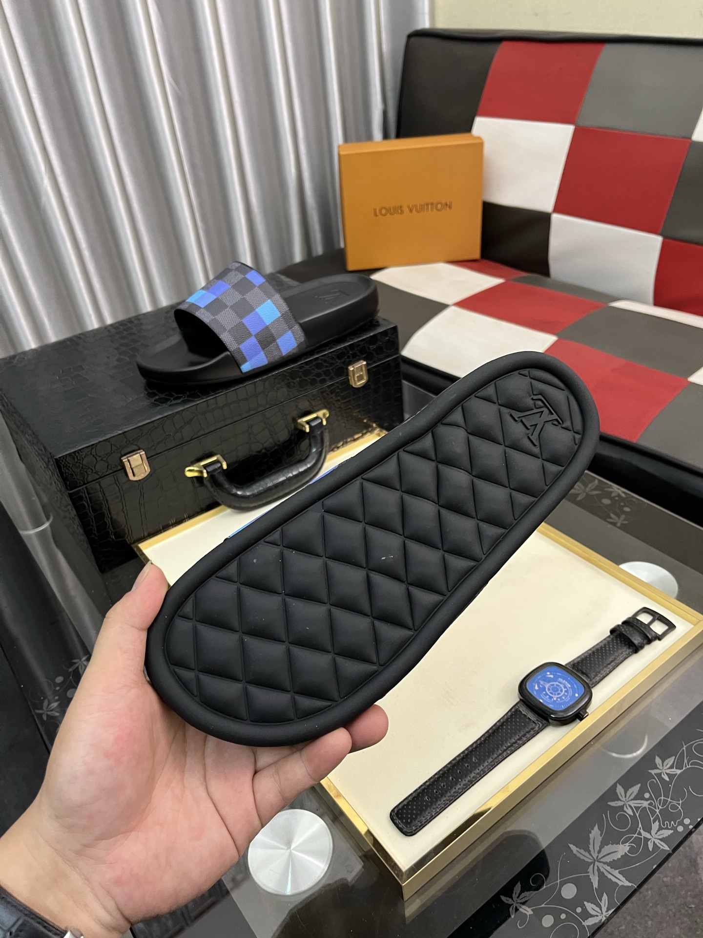 [TOP] Louis Vuitton LV Men's Slippers - Black and Blue